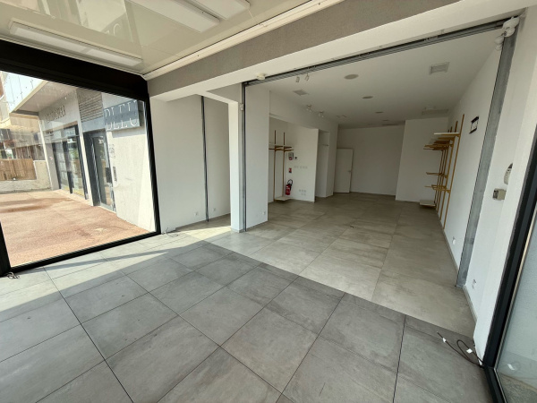 Location Immobilier Professionnel Local commercial Canet plage 66140